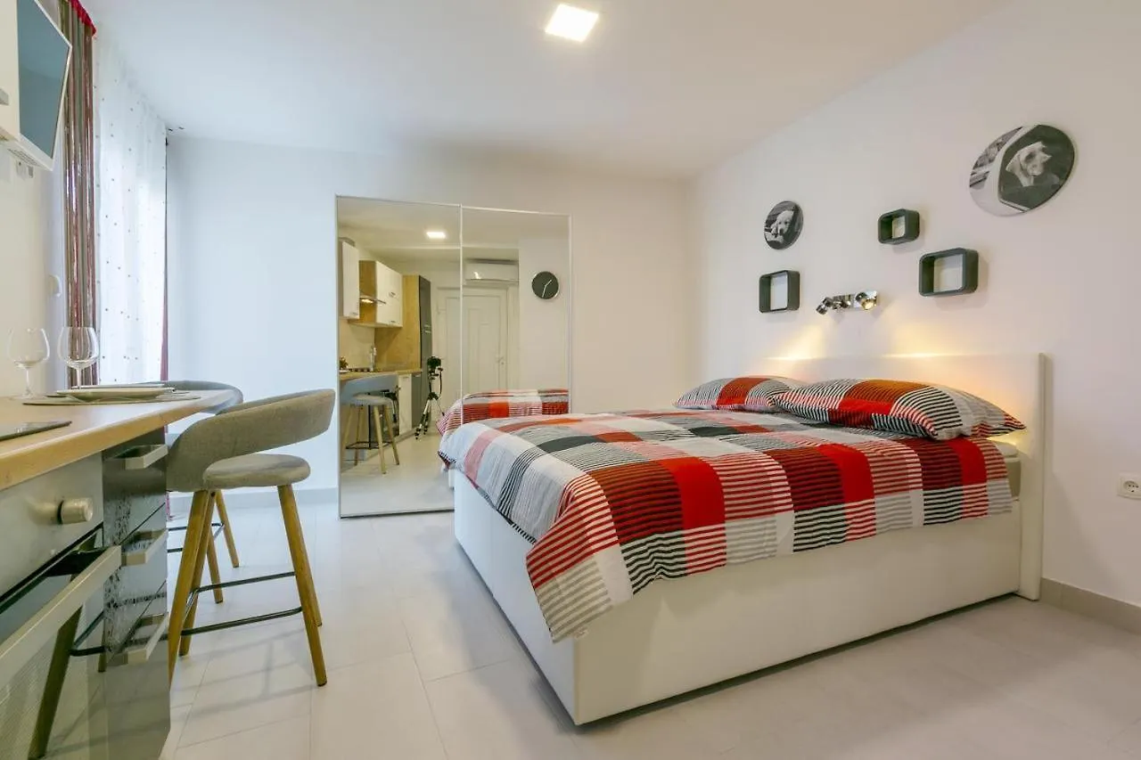 Domino Apartment Dramalj 0*,  Croatia